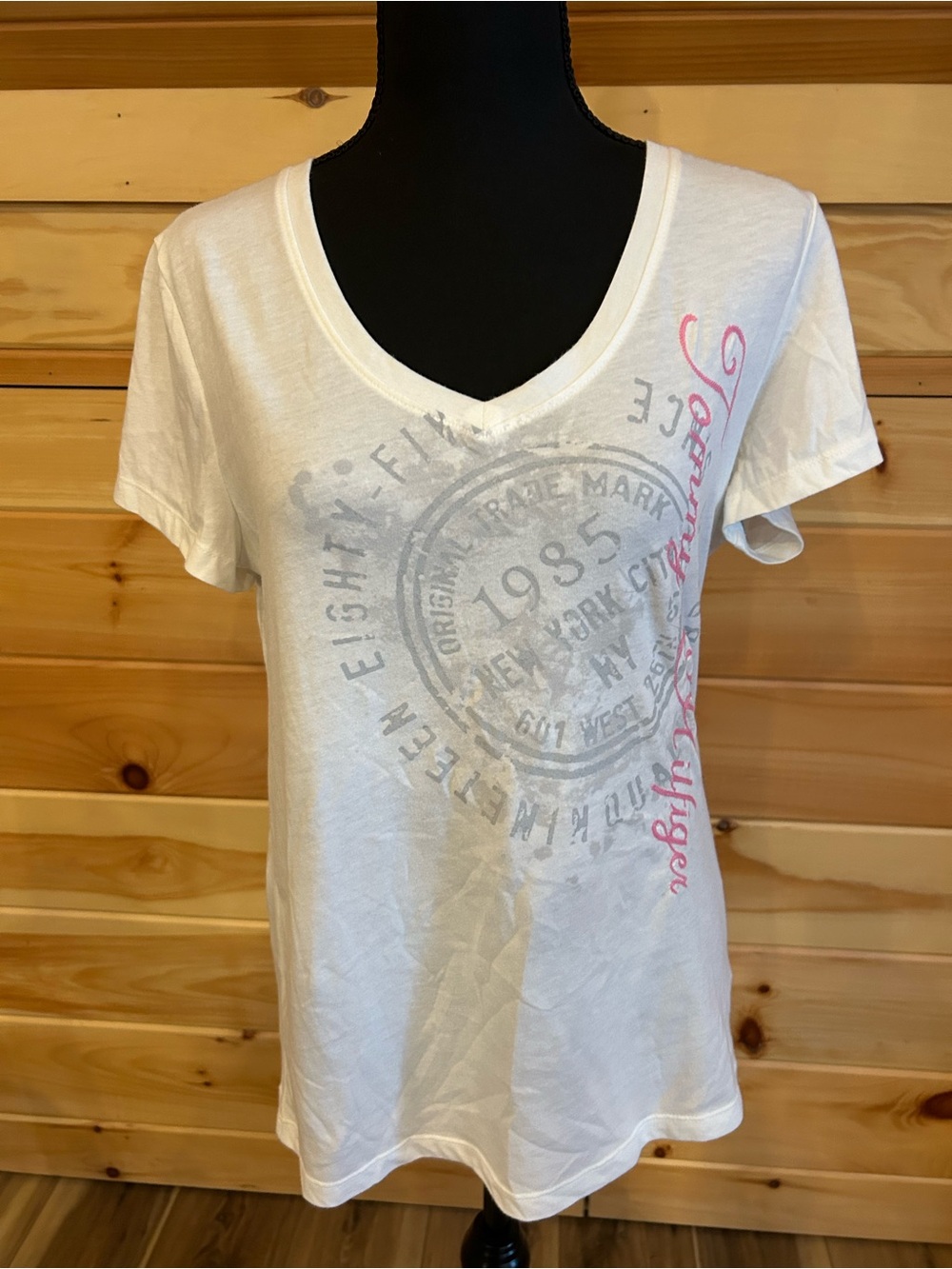 Tommy Hilfiger White Graphic V-Neck Women’s Tee with Pink Script